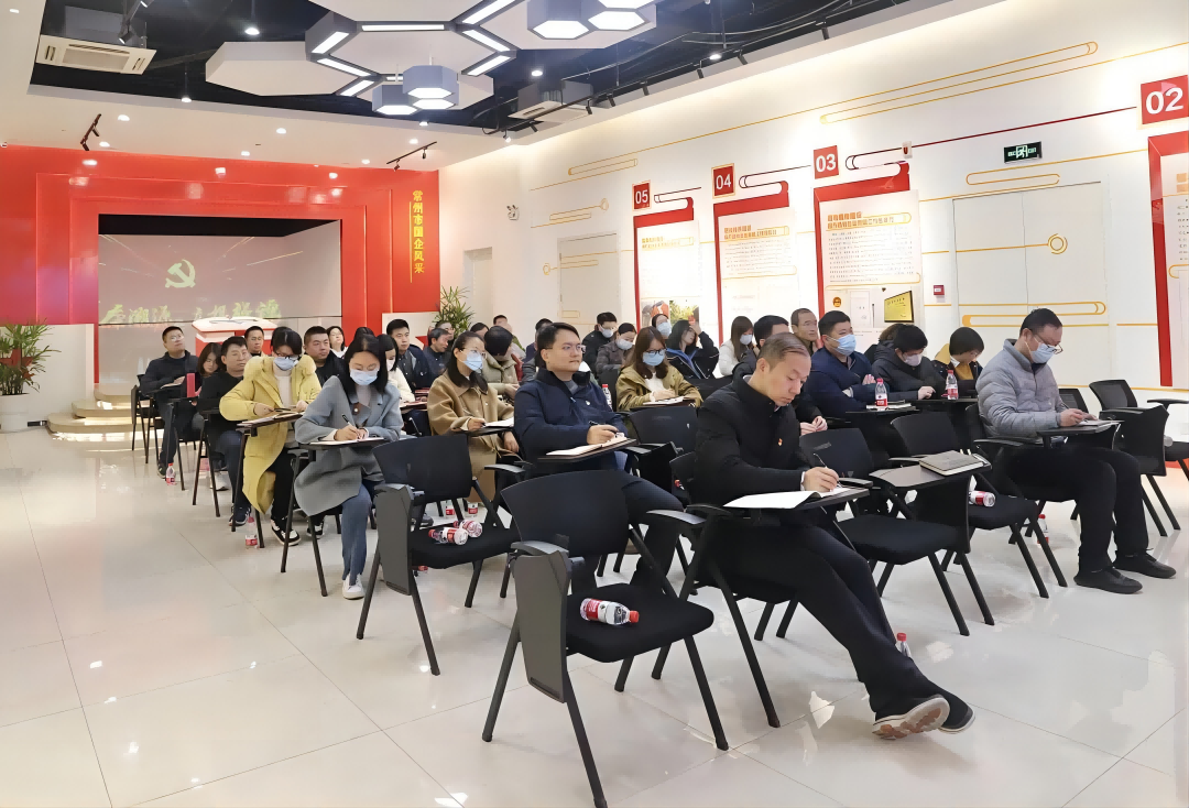 集團黨委舉行理論學習中心組（擴大）會暨專題黨課活動